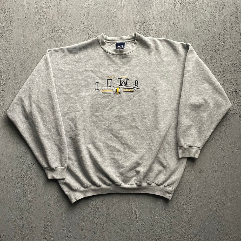 Vintage Iowa Hawkeyes Embroidered Sweatshirt Mens XL Gray 90s AS Sports